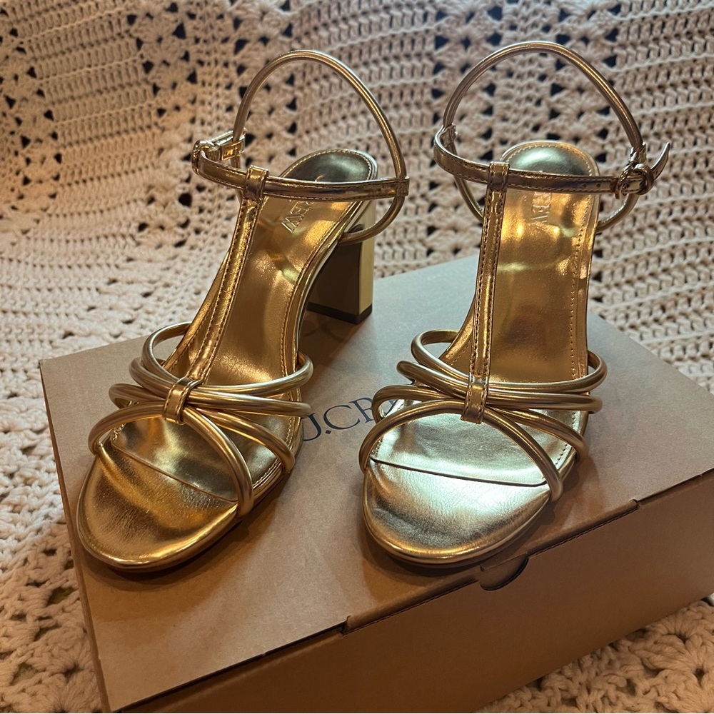 J. Crew Factory Sunkissed Metallic Gold T-Strap Heels Size 8 New in Box - Picture 7 of 11